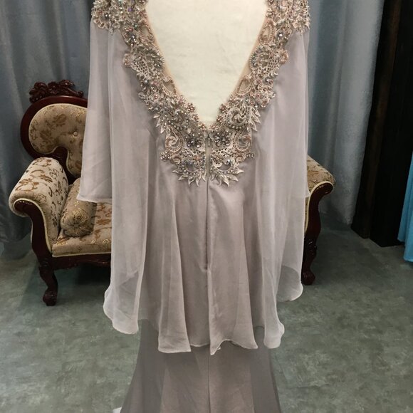 SAMPLE Mother of the Bride/Groom Elegant Formal Batwing Flutter Sleeve Dress - Picture 6 of 16